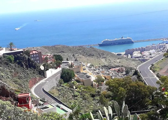 Alessia With Jacuzzi ,garden & Swimming Pool Santa Cruz de Tenerife