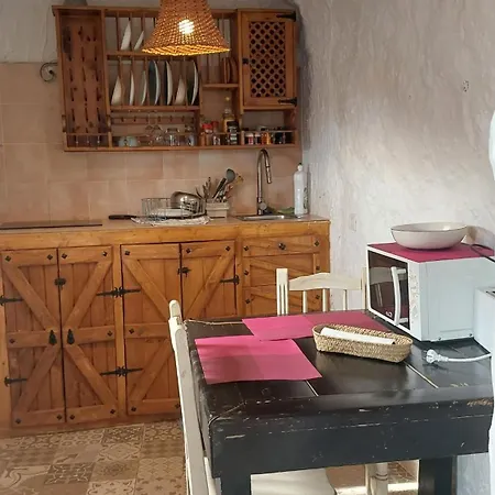 Hébergement de vacances Alessia With Jacuzzi ,garden & Swimming Pool *
